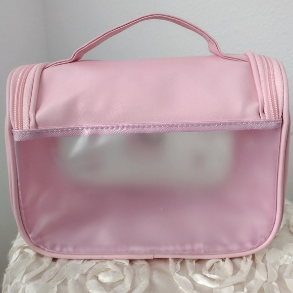 Hello Kitty makeup bag. - Picture 6 of 9